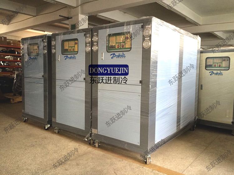 水冷箱式冷水機(jī) 水冷箱式冷水機(jī)